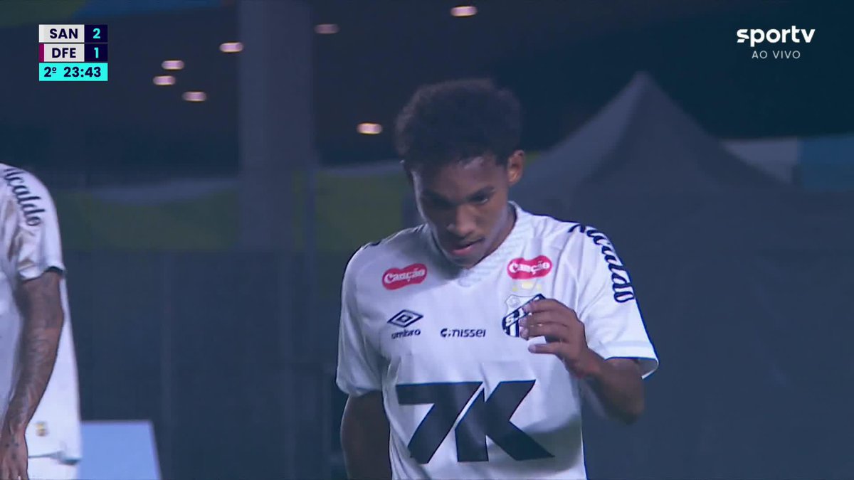 Robinho Jr, de 17 anos, estreando pelo time profissional do Santos. 🎥 sportv | ge