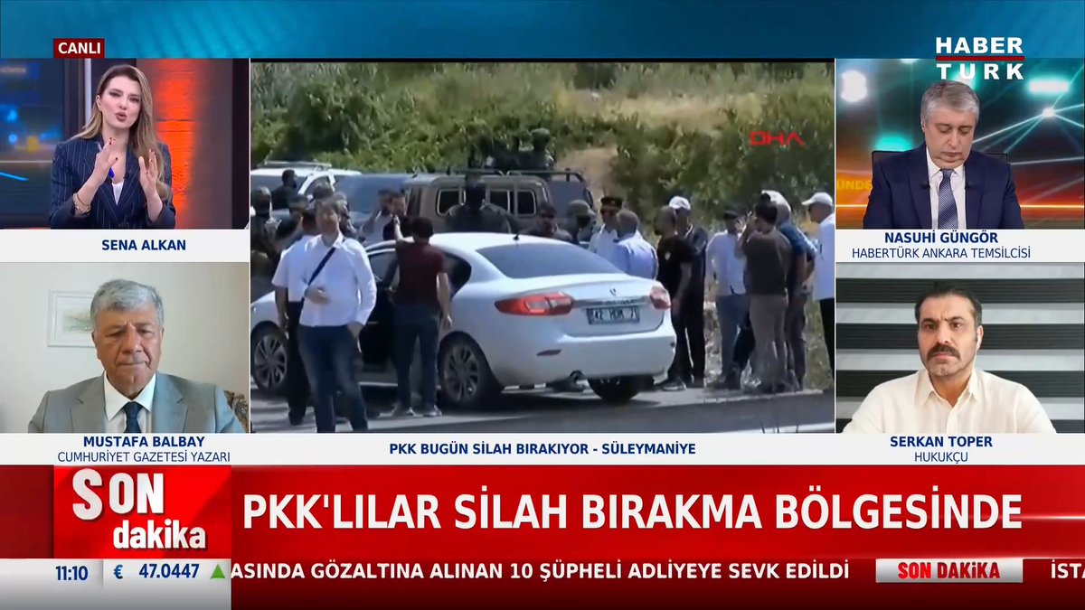 #SONDAKİKA - PKK'lı teröristler silah bırakma alanına geldi.
