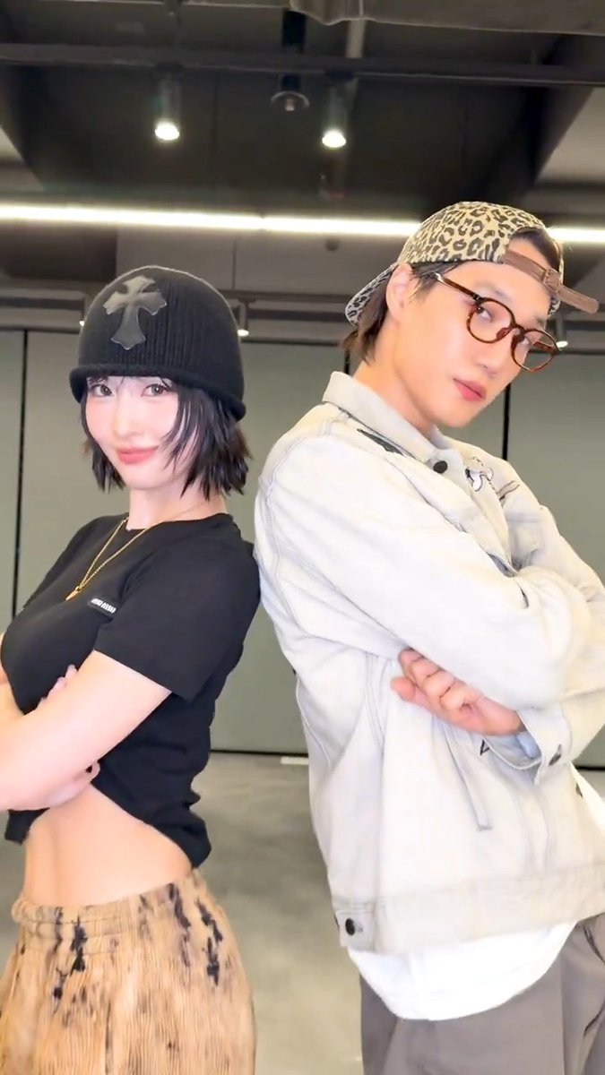 THIS IS FOR #KAI 4⃣ Listen [THIS IS FOR] 4⃣ #TWICE #트와이스 #THISISFOR #MOMO #모모 #EXO #엑소 #카이