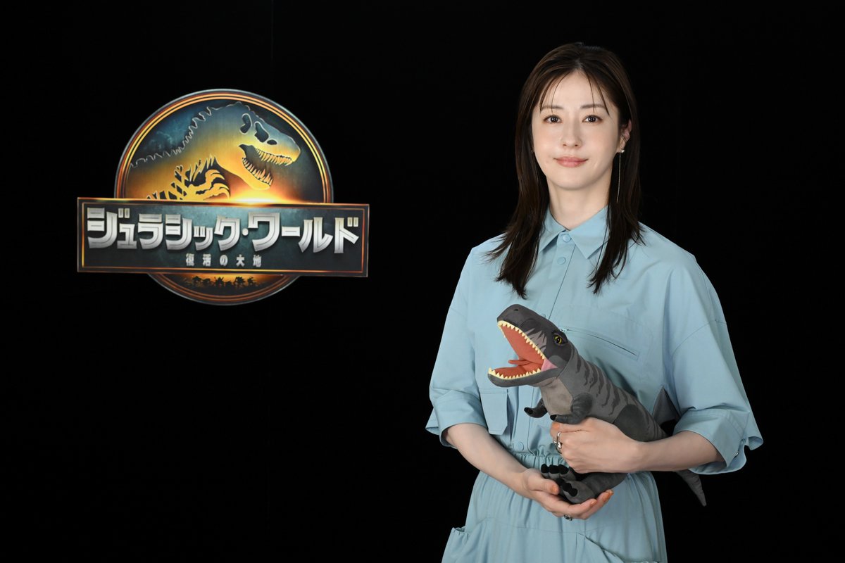 ◢◤ 金曜日🪩は、#恐竜フライデー🦖 ◥◣ 主人公 #ゾーラ・ベネット の吹替を担当した #松本若菜 さんが好きな恐竜を語る📢🦕 松本さんの、好きな恐竜は――🌊 皆さんの好きな恐竜も#恐竜フライデーでお待ちしております! 『#ジュラシック・ワールド/#復活の大地』 8月8日(金)全国公開🎬 松本若菜