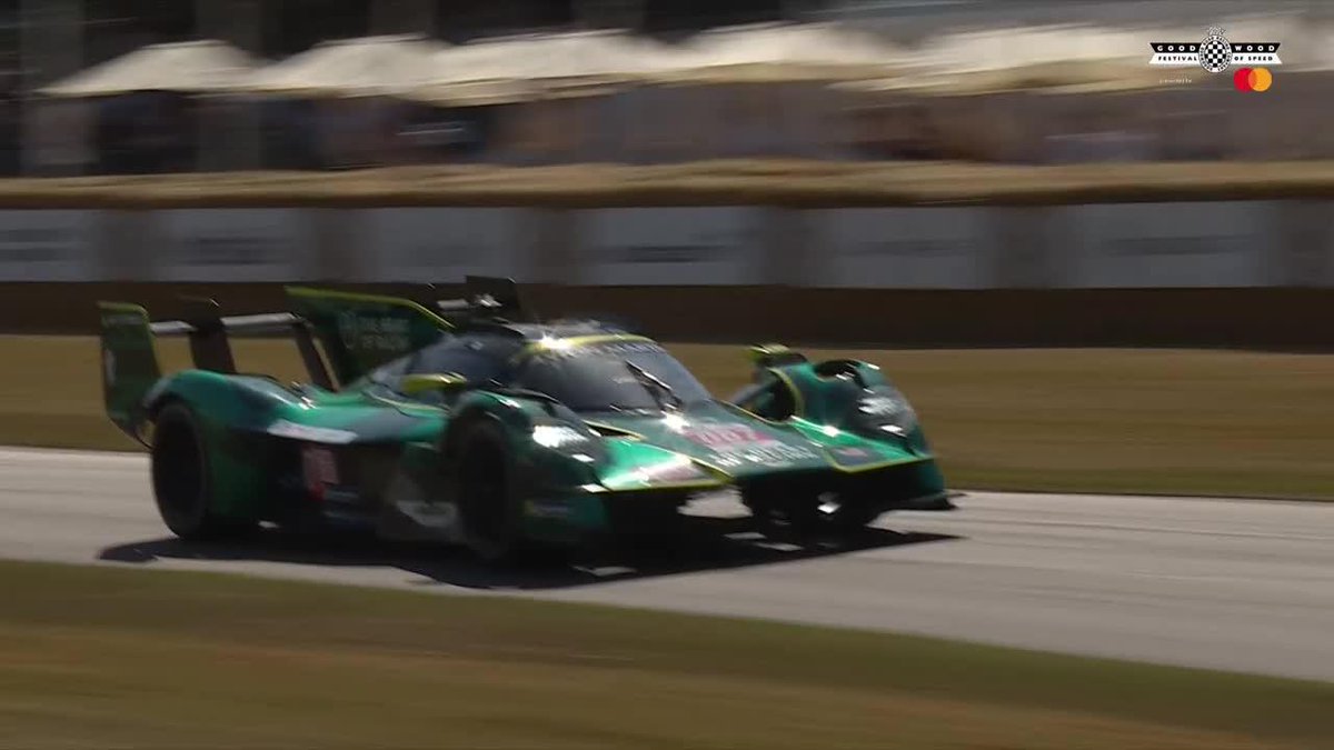 Lo bonitos que son todos los Aston Martin y lo poco competitivos que son a las categorías donde se apuntan… Al final va a ser verdad eso de que coche que obtiene buenos resultados, coche que tiene que ser feo.