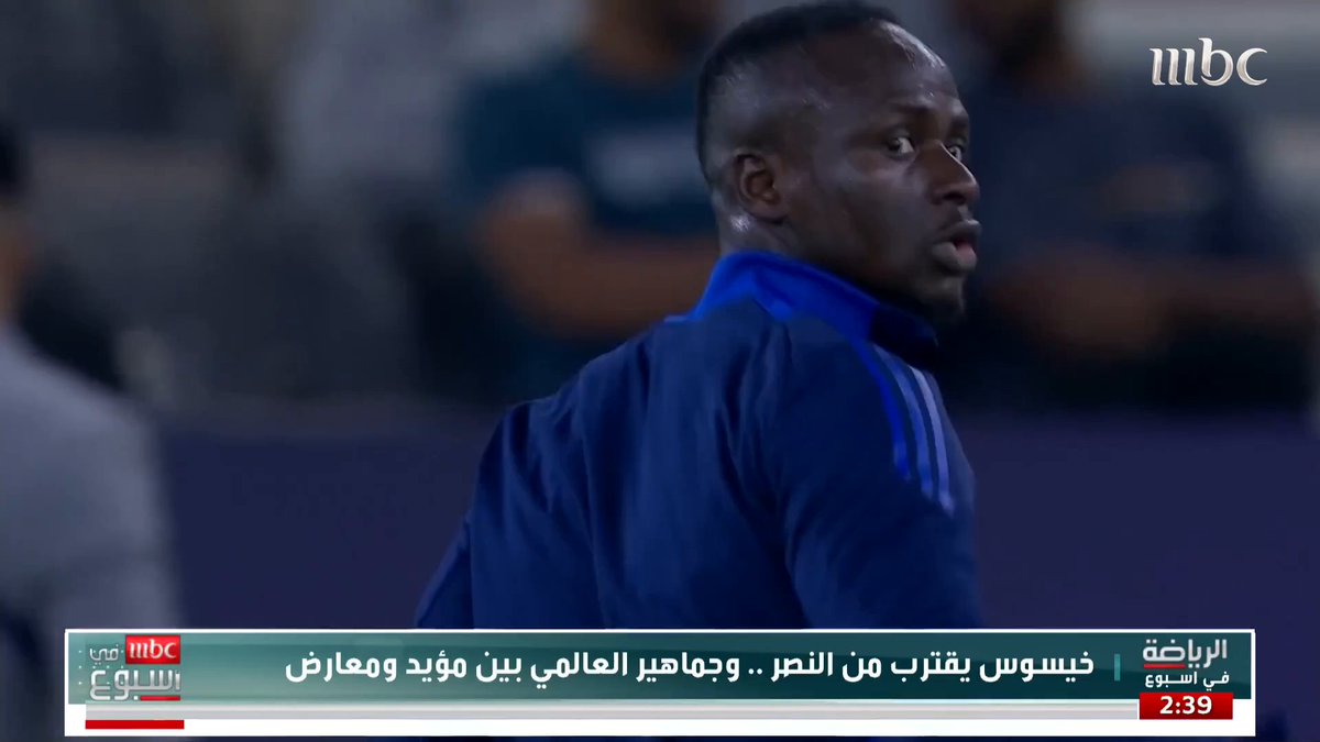 الصحافي الرياضي مبارك الشهري: تم التوقيع مع خيسوس لتدريب النصر بالفعل الأسبوع الماضي أكيد ما رح يوقع خيسوس إلا بموافقة كريستيانو رونالدو.. فهو يحمل على عاتقه المسؤولية الفنية للنادي حازم الغامدي