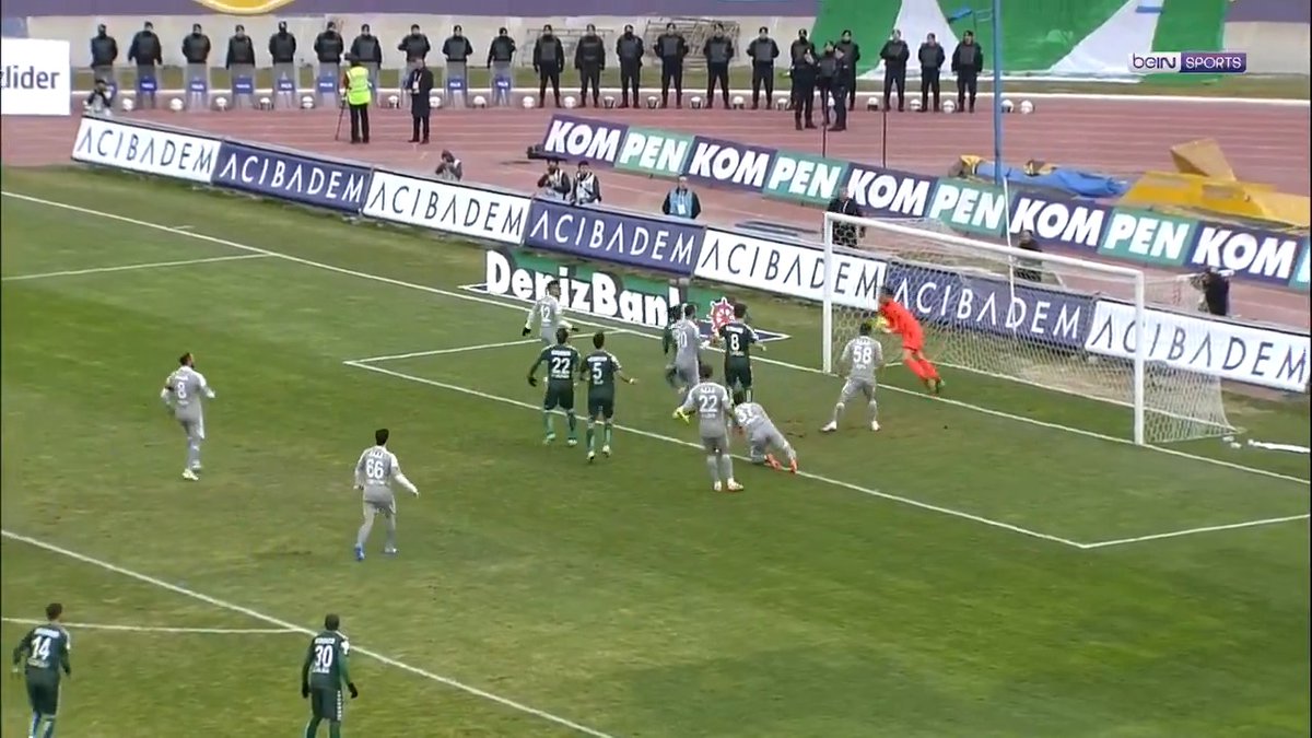 ❌ Olmayınca olmuyor... 👀 Ligimizde 'karambol' denince belki de akla ilk gelen pozisyon... 👉 Süper Lig tarihinin unutulmaz anları, sizlerle! #beINSPORTS
