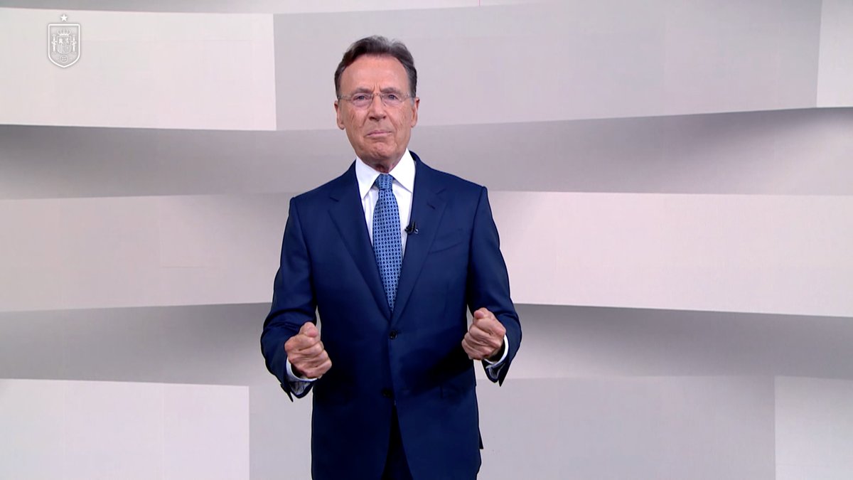 𝗥𝗘𝗖𝗨𝗘𝗥𝗗𝗢𝗦 𝗖𝗢𝗡 ⭐️ | Matías Prats 🗣️ "Aquel día me sentí emocionado como un aficionado más, contagiado por la alegría colectiva que, solo en situaciones especiales, nos puede regalar el fútbol". Matías Prats, leyenda de la televisión en España. #VamosEspaña