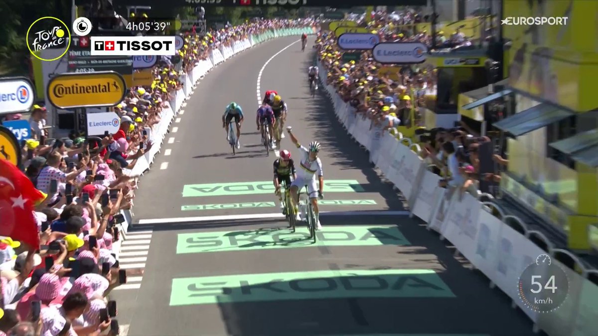 𝐒𝐔́𝐏𝐄𝐑POGACAR 🦸‍♂️ Tadej Pogacar se apodera del Muro de Bretaña y del maillot amarillo. 🚴‍♂️ Lo has visto en Eurosport.es y HBO Max España. #TDF2025