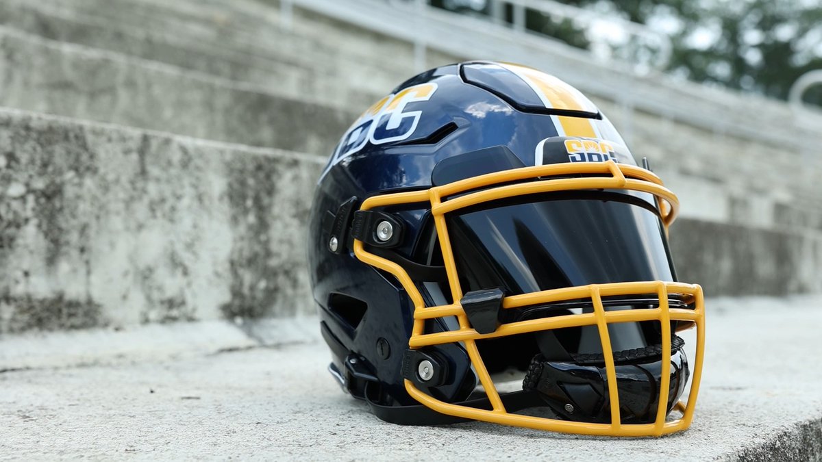 𝗙𝗥𝗘𝗦𝗛 𝗟𝗜𝗗𝗦. 25th season of Sun Belt Football coming 🔜. Green Gridiron got us geared up. ☀️🏈