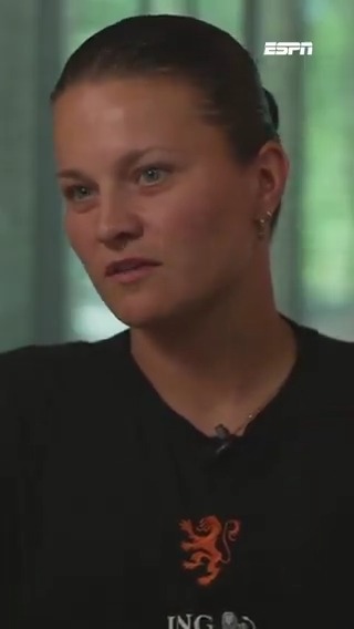 Sherida Spitse twijfelt of ze haar clubcarrière en interlandcarrière kan blijven combineren.