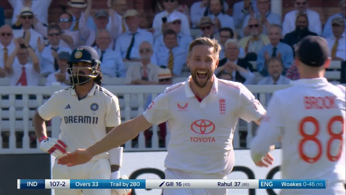 Chris Woakes takes the BIG wicket of Shubman Gill 💥