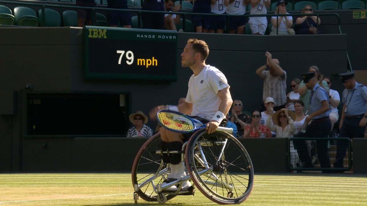 Alfie Hewett closes it out in style 😮‍💨 The defending champion cruises through to a fourth consecutive final with a 6-0, 7-5 win over the 2024 runner-up Martin De La Puente 👊 Sealed with his fifth ace of the match 🃏