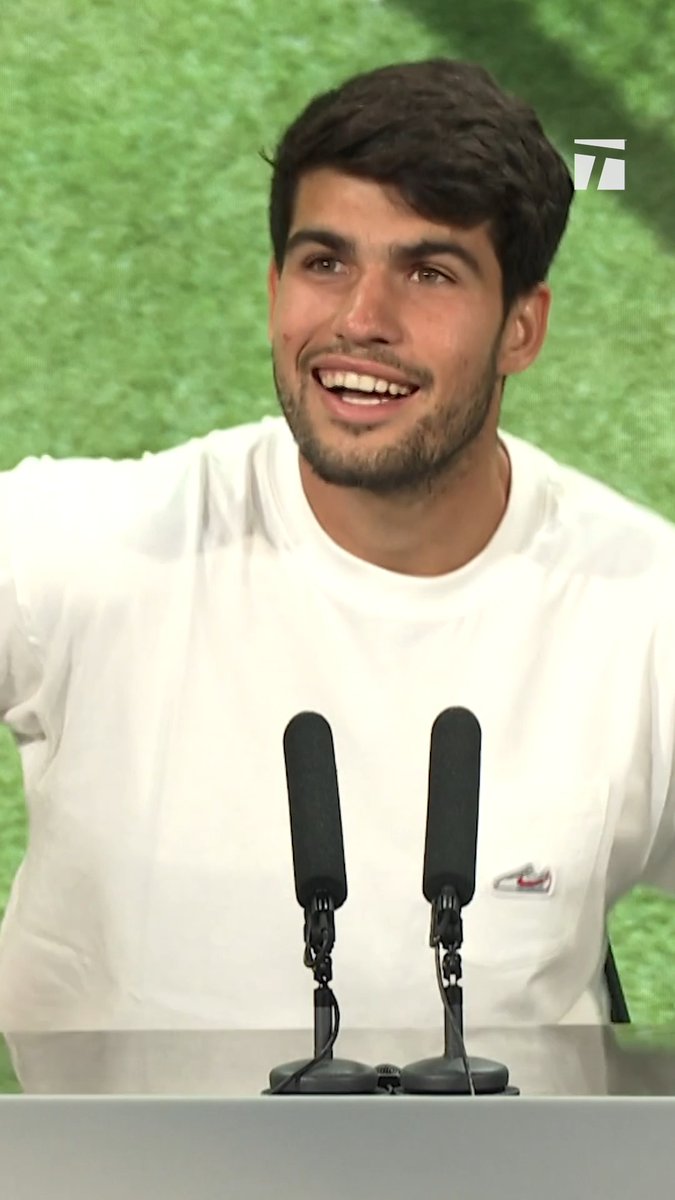The packed press room had Carlos shook 😳😅 #Wimbledon
