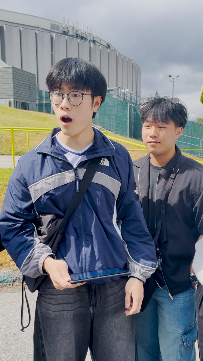 Before today’s T1 match, we asked fans at MSI to rate this “solo queue” play — little did they know it was actually Faker 💀 #MSI2025