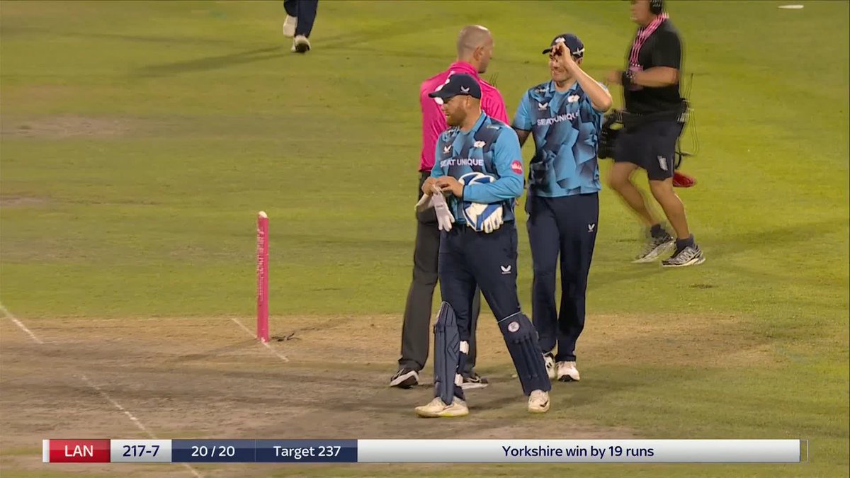 Yorkshire WIN the Roses T20 by 19 runs at Old Trafford 🚨