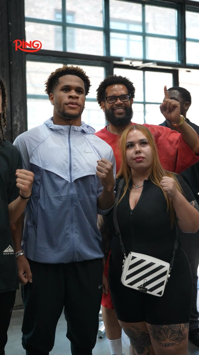 Devin Haney and Bill Haney are here at Dog City for Ring and BOXRAW’s Sparring Club 🤩