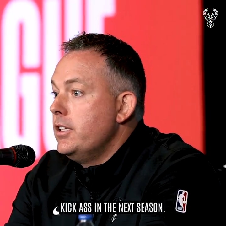 Build the team, present the vision, kick ass.