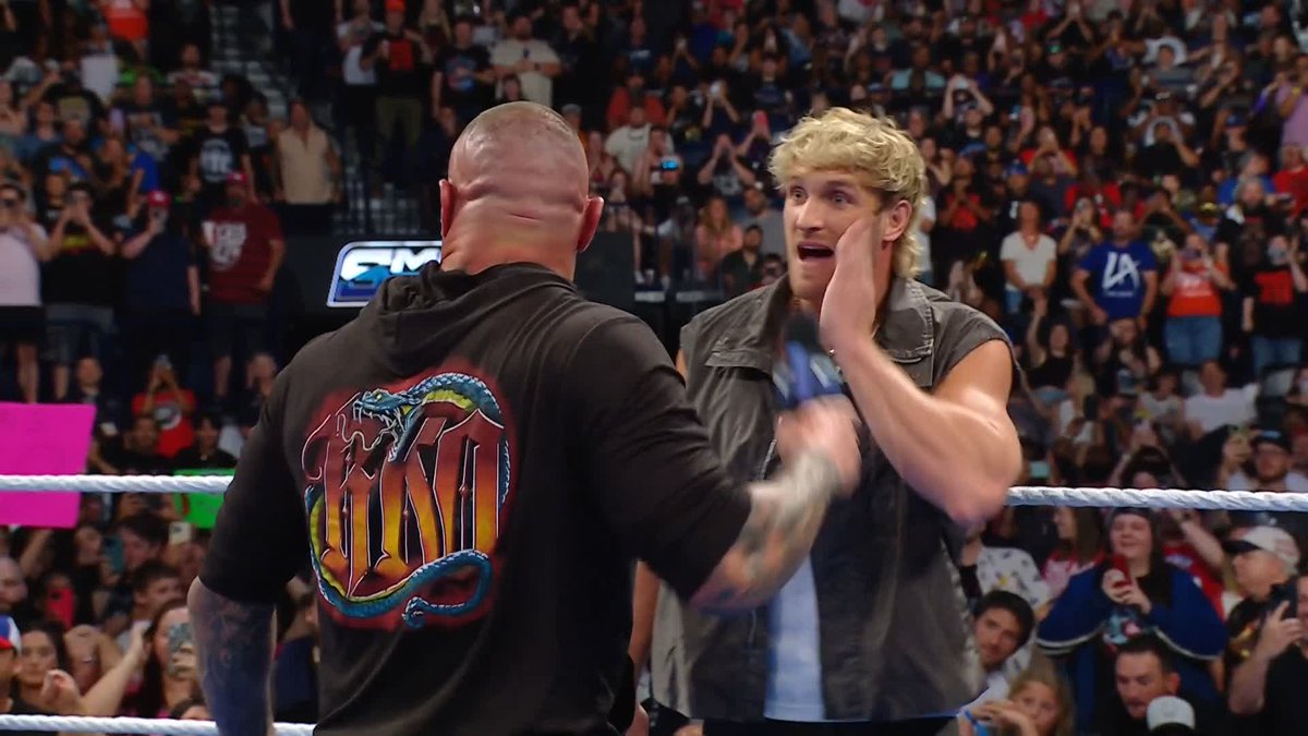 This is CHAOS! 😱 Don't mess with Jelly Roll, Logan Paul 😡