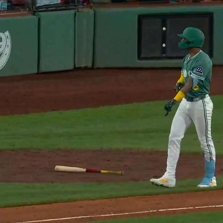 I’m convinced Rafaela had the pitch. He was hunting the breaking ball and went down to get it. He knew it and swung like he knew it. Not sure if Fairbanks tipped it or if Cora is doing his thing again, but I don’t care one bit. What a win!