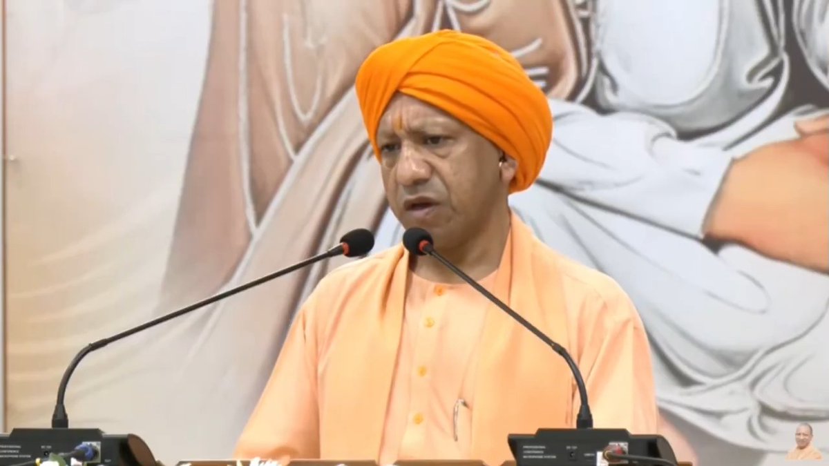 पीलीभीत और अन्य स्थानों पर कुछ धर्मांतरण की बातें सामने आईं... टीम गई और घर वापसी के एक बड़े कार्यक्रम को वहां पर आगे बढ़ाया…