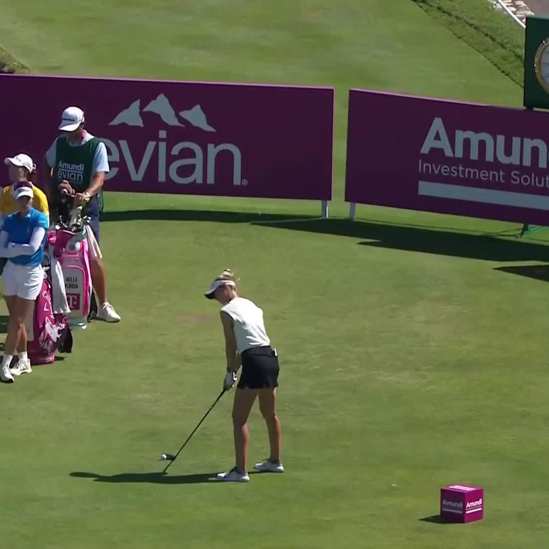 NOT AGAIN 😭 A fan picks up Nelly Korda's ball just like they did back in 2022.