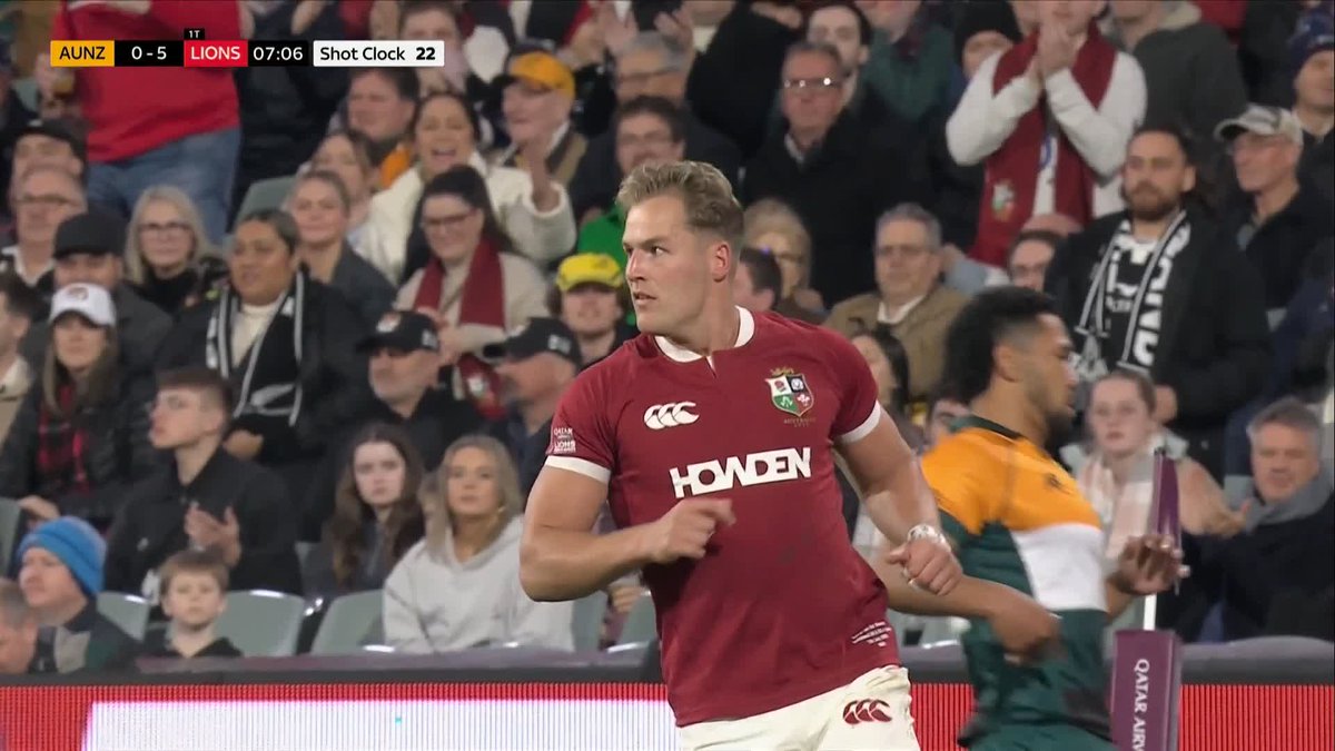 Quick thinking from the Lions! ⚡️ Duhan van der Merwe gets the scoring underway in Adelaide!