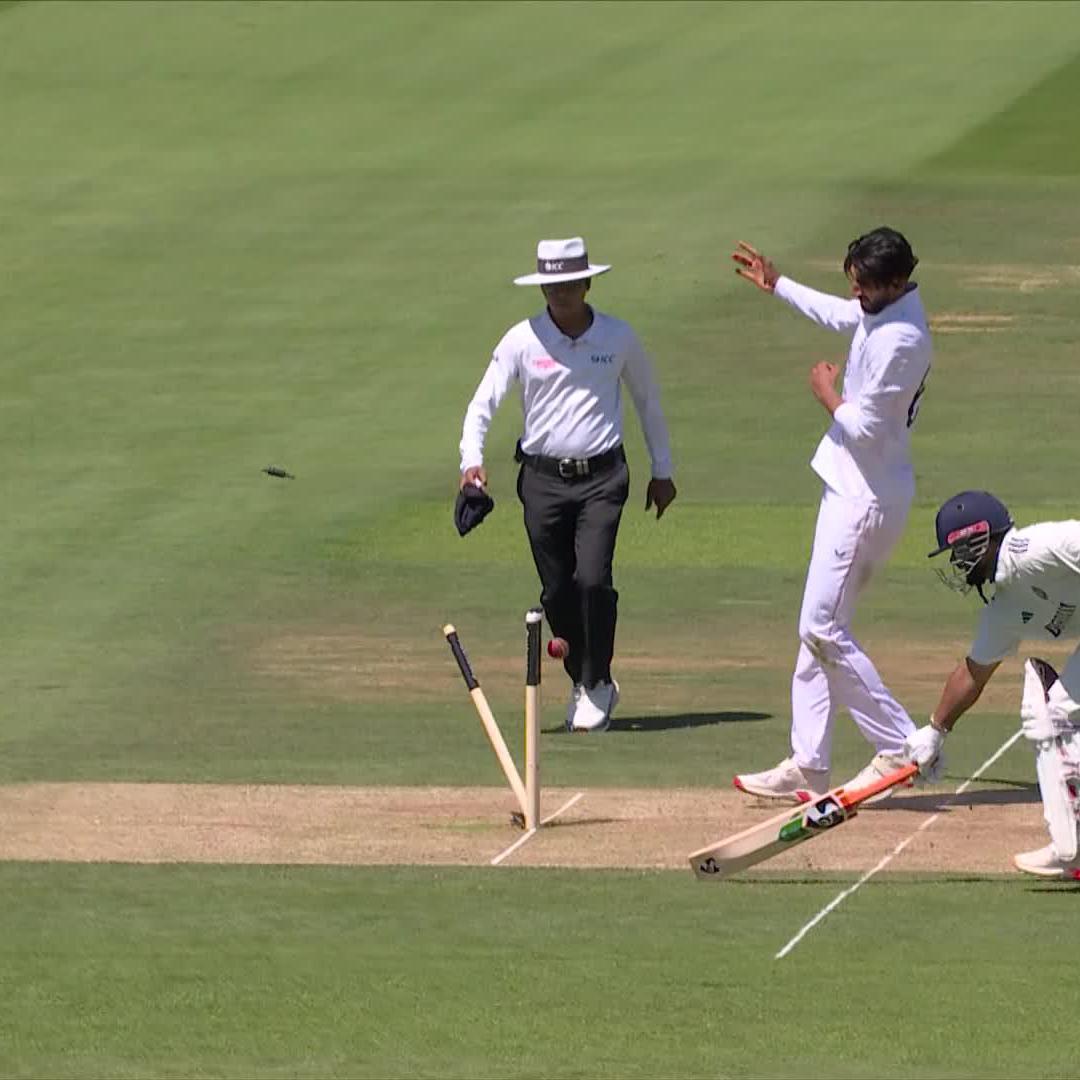 RUN OUT! ๐ Ben Stokes aims and fires at the stumps and Rishabh Pant is out! โ
