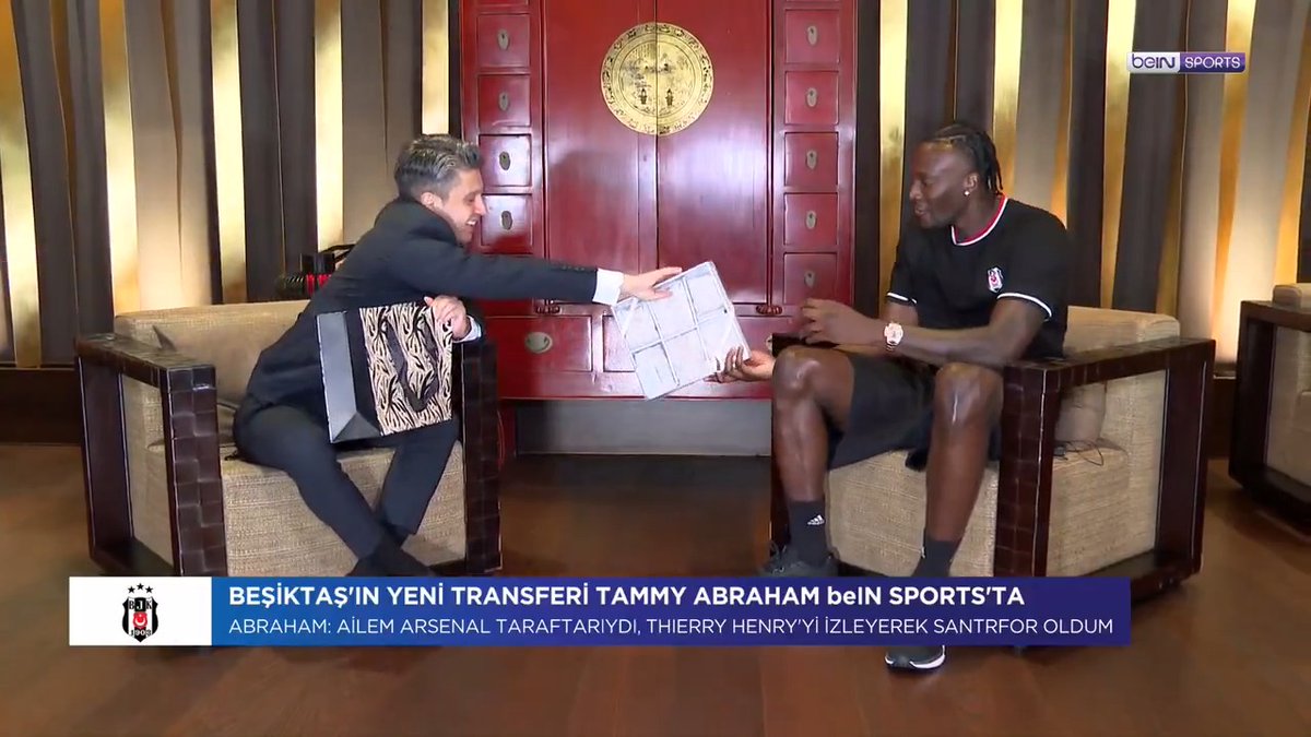 Tayfun Akkaya, yakın zamanda ikinci kez baba olacak Tammy Abraham'a hediye verdi. Tammy Abraham: "Sürekli hatırlayacağım, teşekkür ederim..."
