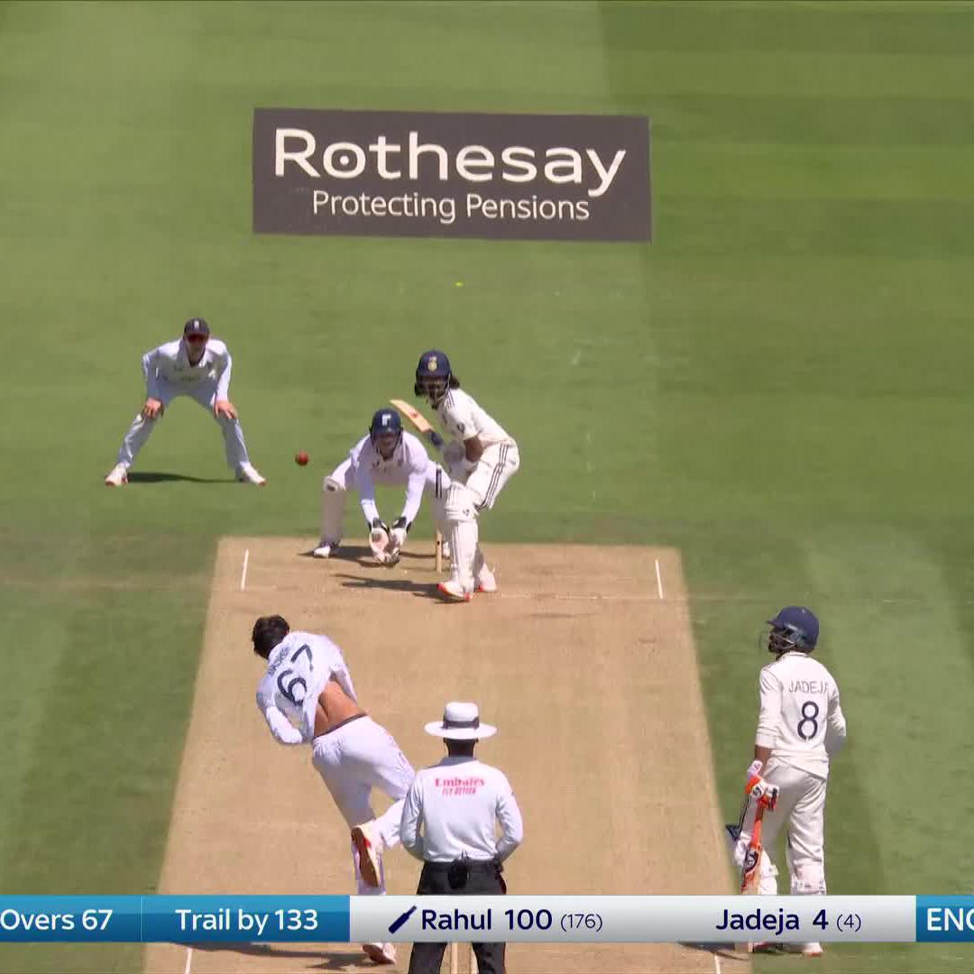 Bash with a bang! 💥 A hundred and out for KL Rahul 🤝