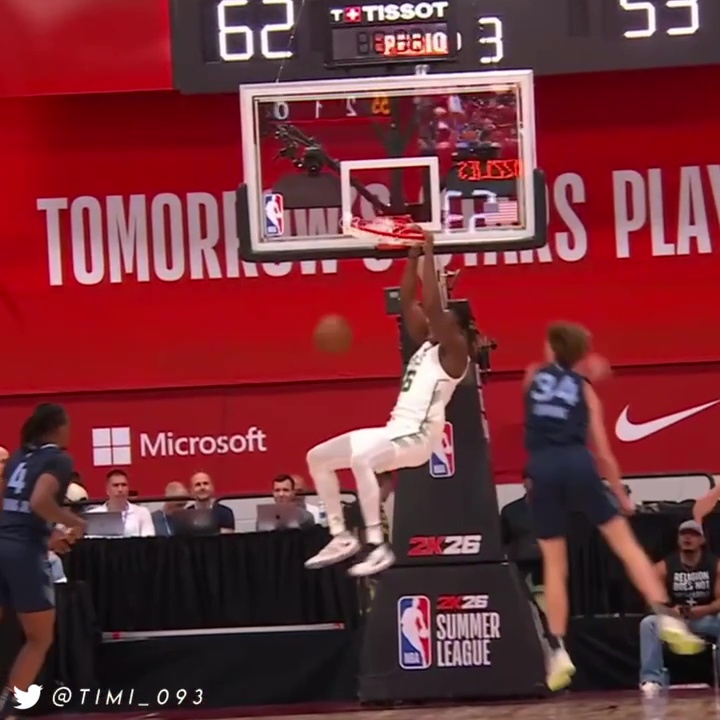 Shout-out to Charles Bassey ☘️ He joined Celtics summer league squad on Friday and wasted no time to get to WORK: 14 points (7-8 FG), 11 boards (7 offensive), 2 blocks. Former Spurs two-way player with an impressive performance: