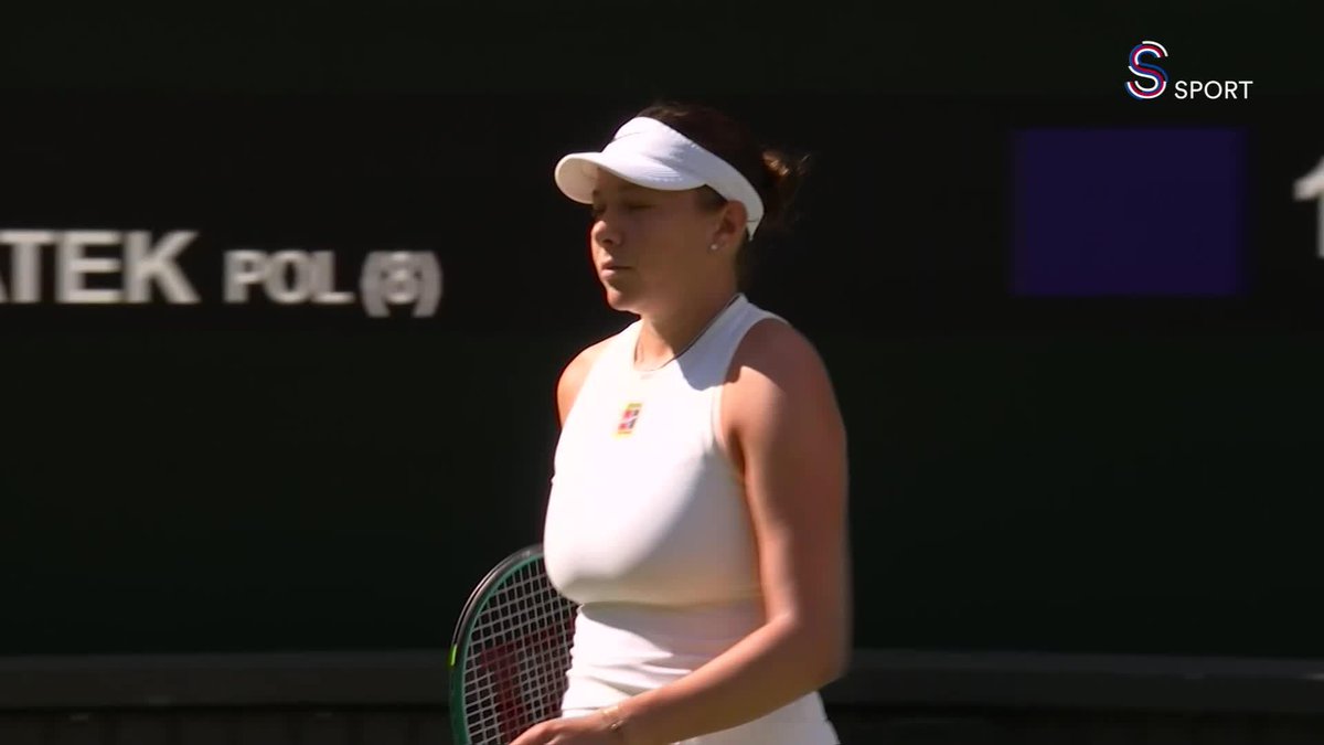 Swiatek maça break'le girdi 👊 #Wimbledon