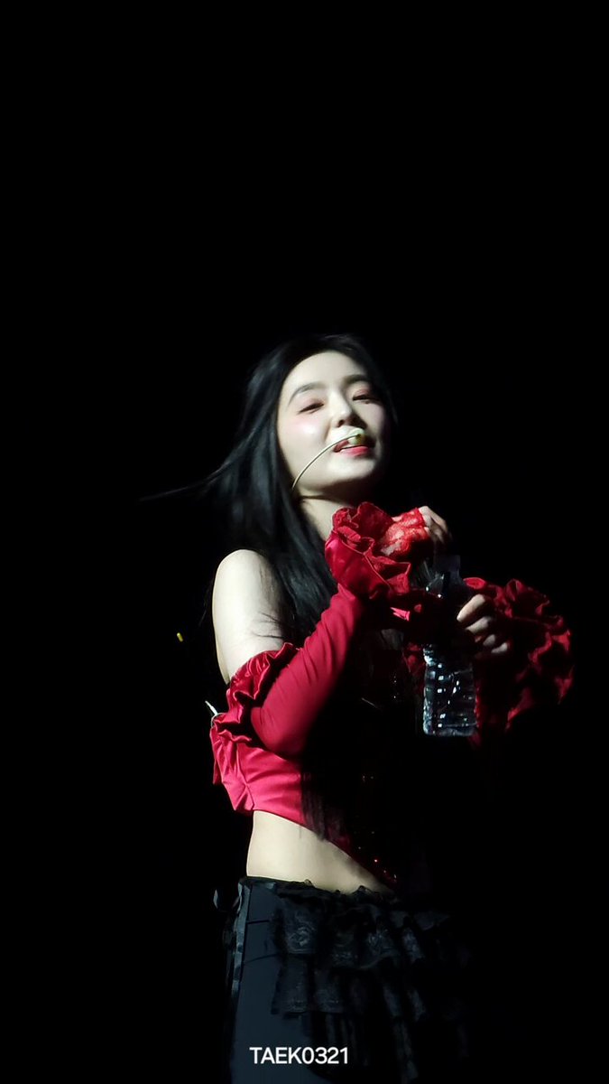 250712 Balance in Macau 🎀: 배주현! 배주현! 배주현! 🩷: ?? 물 마셔? #레드벨벳 #RedVelvet #아이린 #IRENE #RedVelvet_IRENE_SEULGI #레드벨벳_아이린_슬기
