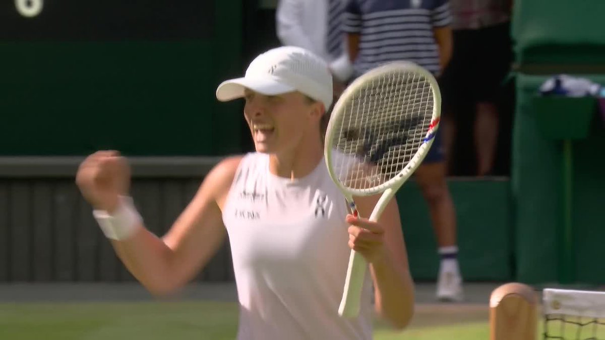 The moment Iga Swiatek won her first Wimbledon title 🏆