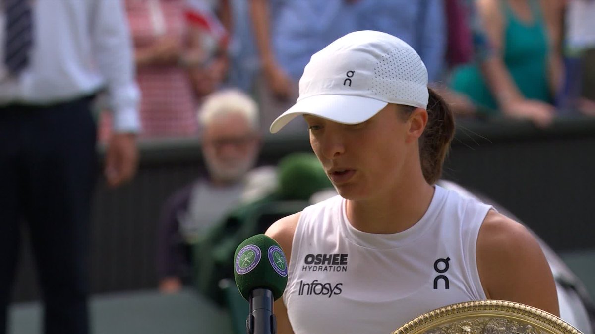 "I hope we're going to play many more finals here" ๐ค Nothing but class from Iga Swiatek as she congratulates 2025 runner-up Amanda Anisimova โฅ๏ธ #Wimbledon
