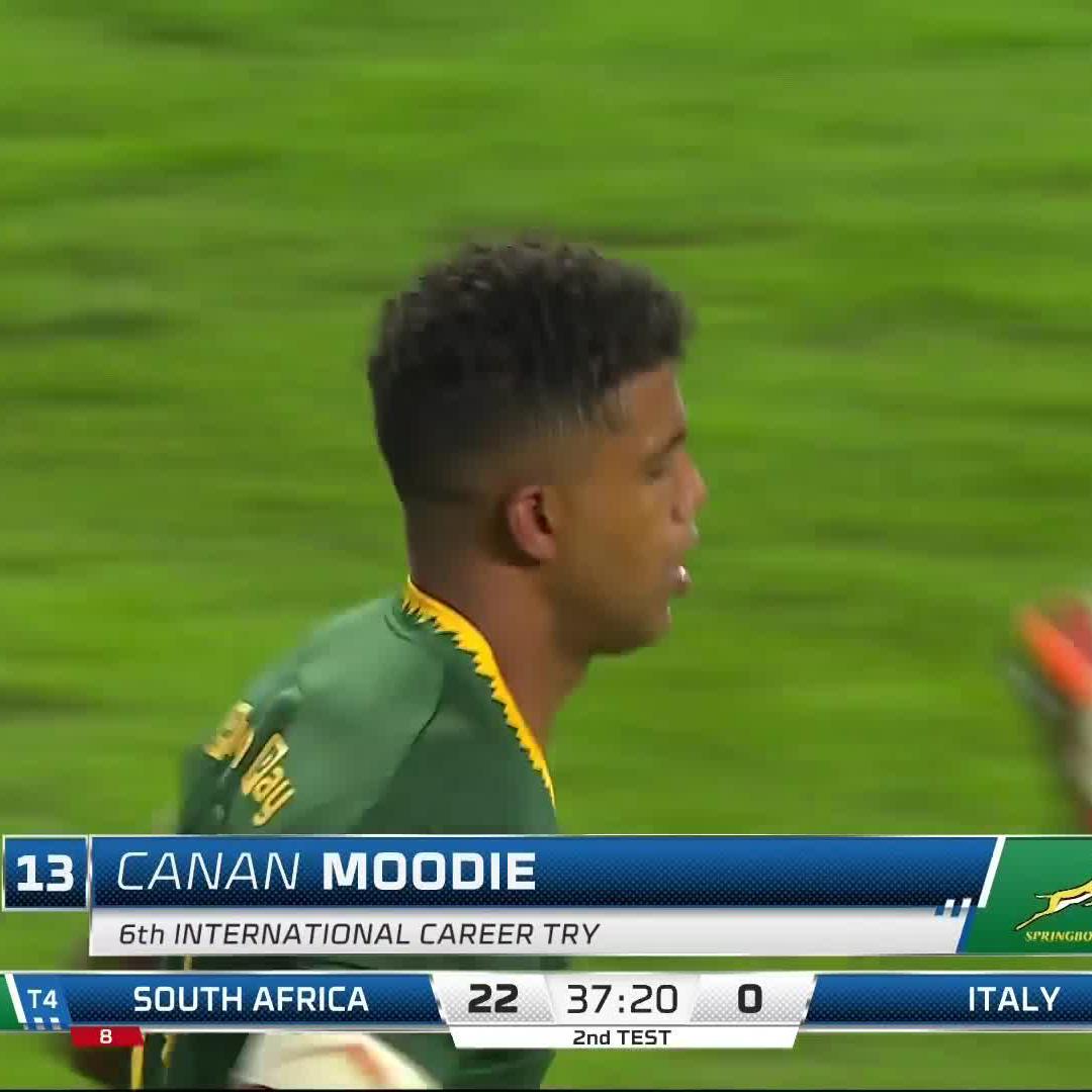 Canan Moodie busts through Italy's defence 💣💣 Watch the Springboks live on #SSRugby (Ch.211) and SS Grandstand (Ch.201) in three language options 🎙️🏉 📺 Stream #RSAvITA on DStv: