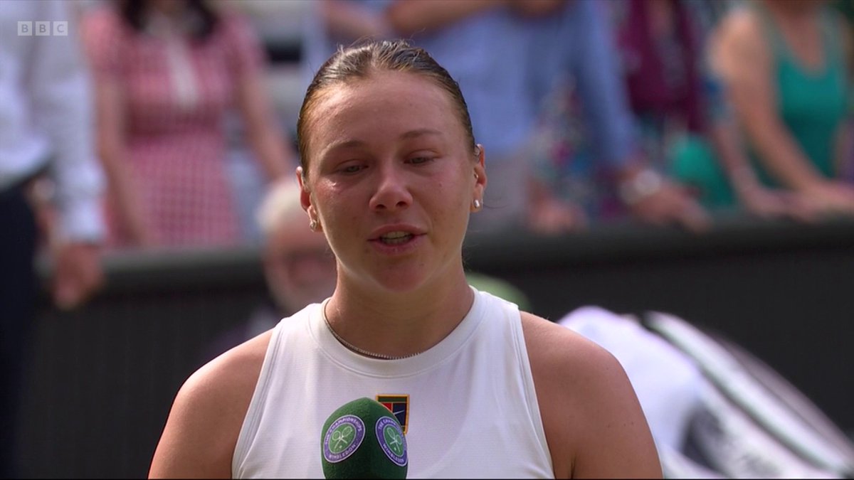 "I love you so much" ❤️ Amanda Anisimova with a special thank you to her mum in the crowd. 🥹 #Wimbledon