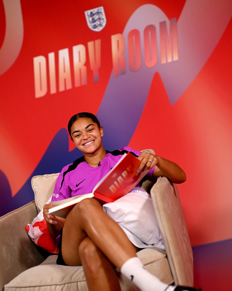 Our seventh guest in the Diary Room: Jess Carter 🤩 Catching up on basecamp, Wales preparations and the togetherness of the group!