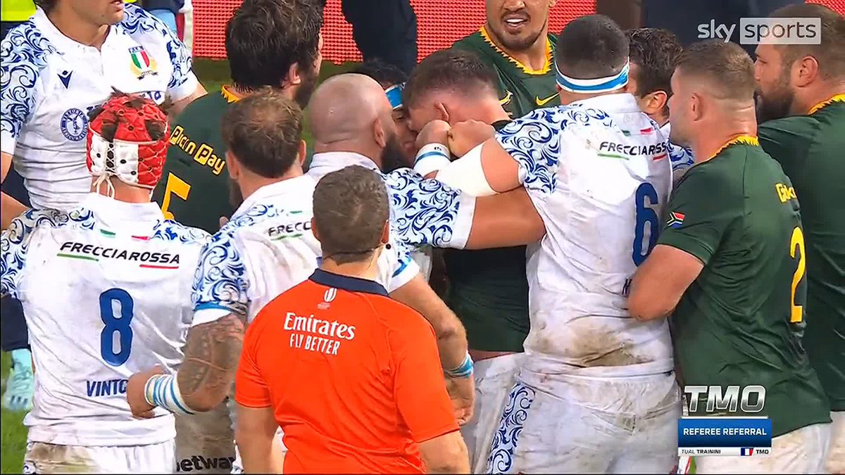 Jasper Wiese's return to the South Africa side was spoiled as the number eight received a red card for a headbutt! 💥
