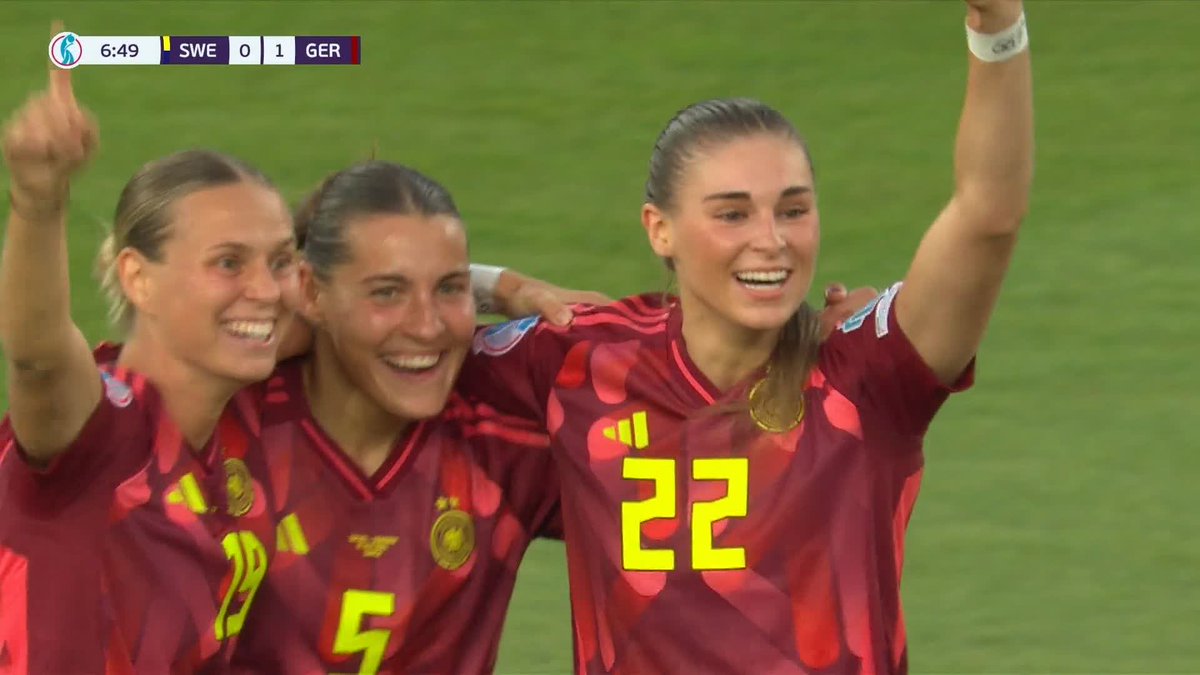 Jule Brand gives Germany the perfect start! 🇩🇪⚽️