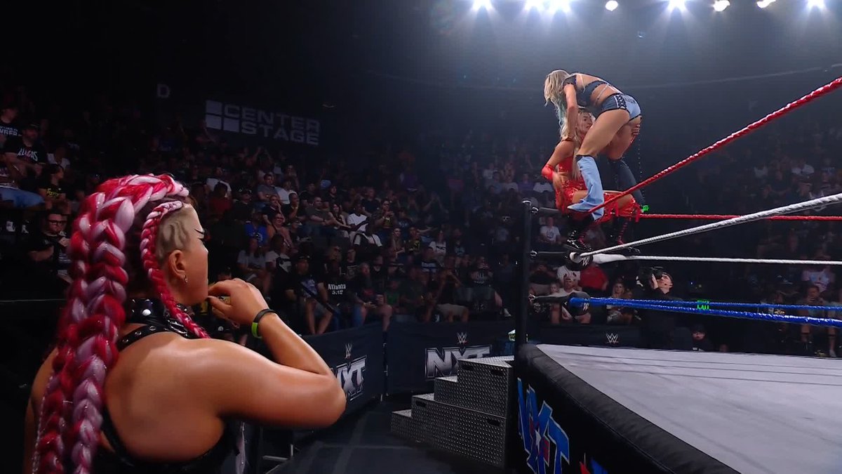 .IZZI DAME almost had the champ here! 😱
