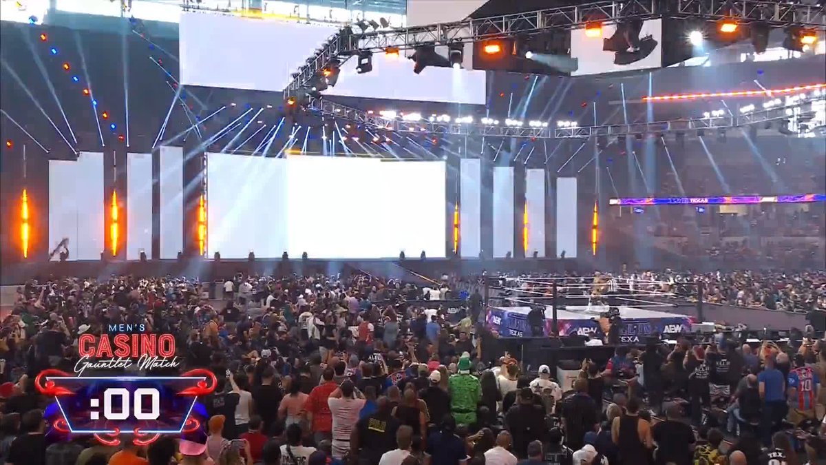 Juice Robinson has returned to AEW. #AEWAllInTexas