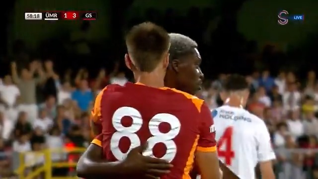 🔥 Derrick Köhn topu önüne alırken şık biçimde rakibinden sıyrıldı, düzgün bir vuruşla topu ağlara gönderdi!