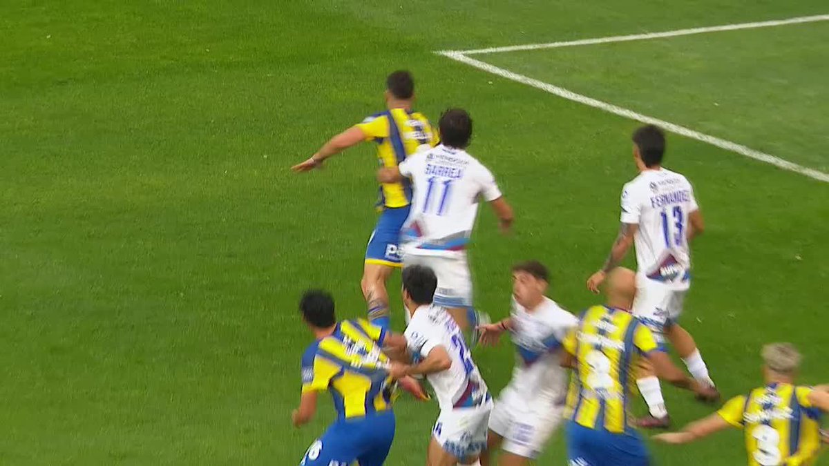 ¡MUCHO ENOJO EN EL TOMBA! ¿Era penal sobre Véliz para Rosario Central? #TorneoClausura 🇦🇷