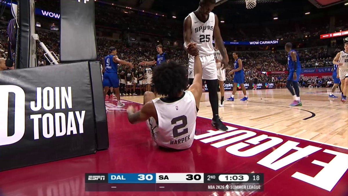 Dylan Harper was in his BAG in his first summer league game 🔥 Spurs guard of the future? 📈