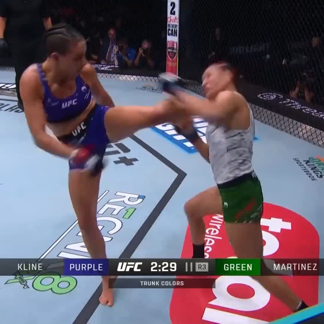 🚨 1er combat —> 1er finish de la soirée Fatima Kline 🇺🇸 s’impose par TKO au 3eme round avec un Head Kick de maladeeee 😳