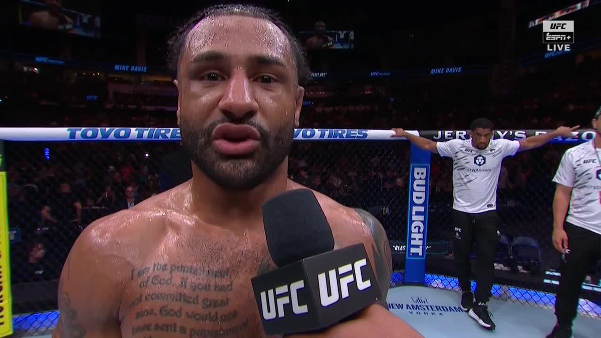 THIS FINISH FROM MIKE DAVIS 🤯 #UFCNashville is off to an unreal start!