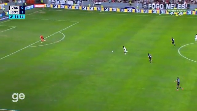 Antes do gol, Nathan desperdiçou essa chance para o Botafogo... 😳