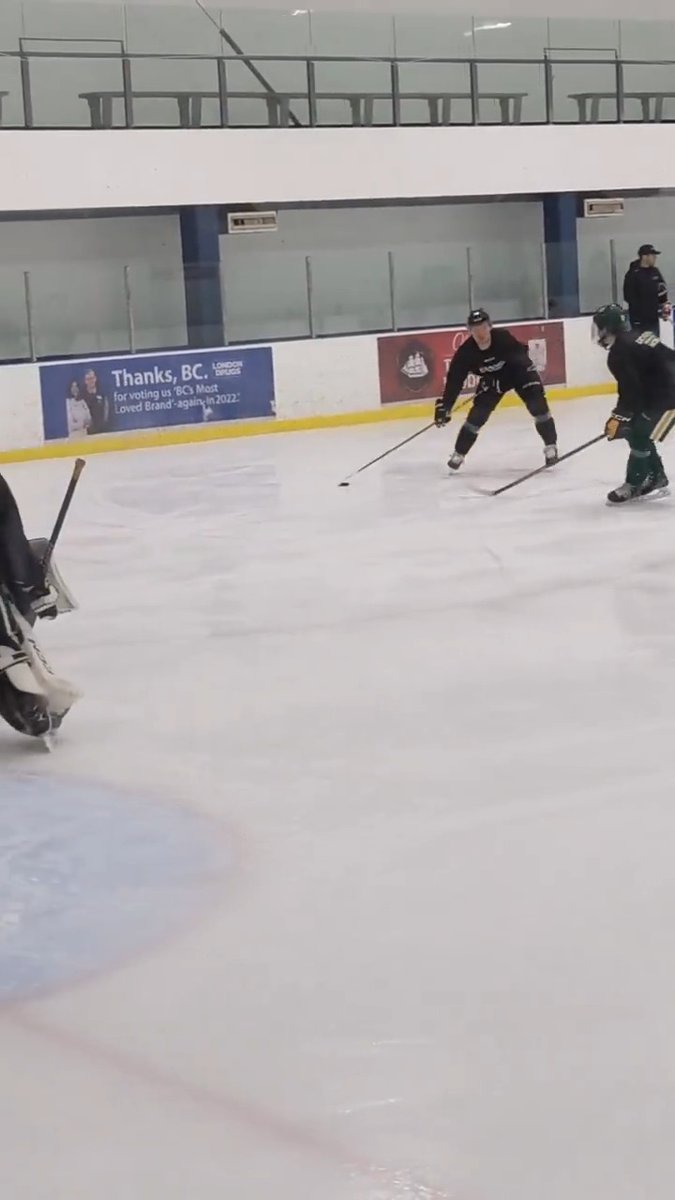 Connor Bedard putting in work on that NASTY toe-drag release this offseason 😤🥶 (via Batman Collects)