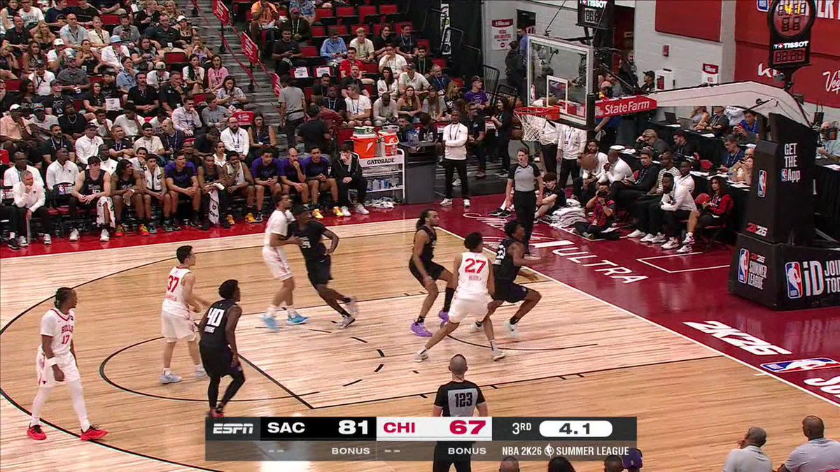 Mãozinha Pereira with a two-handed POSTER 🔥🔥 Mãozinha (João Marcello Pereira) | #SeeRed