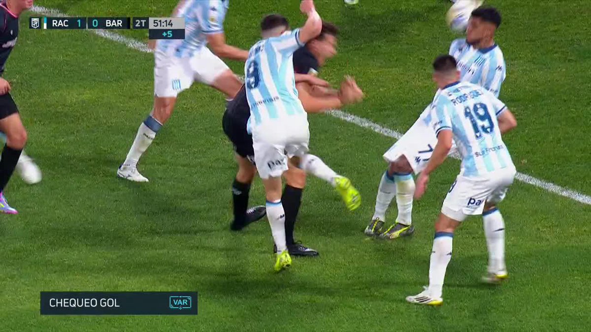 🤯🇦🇷 ES INCREÍBLE LO QUE ACABA DE PASAR. Hay gol de Maravilla, pero lo llaman al árbitro a revisar la jugada, con un detalle… lo que se revisaba no era el gol, sino UN PENAL del propio Maravilla EN ÁREA PROPIA. Del gol a favor, al penal en contra. ⚠️