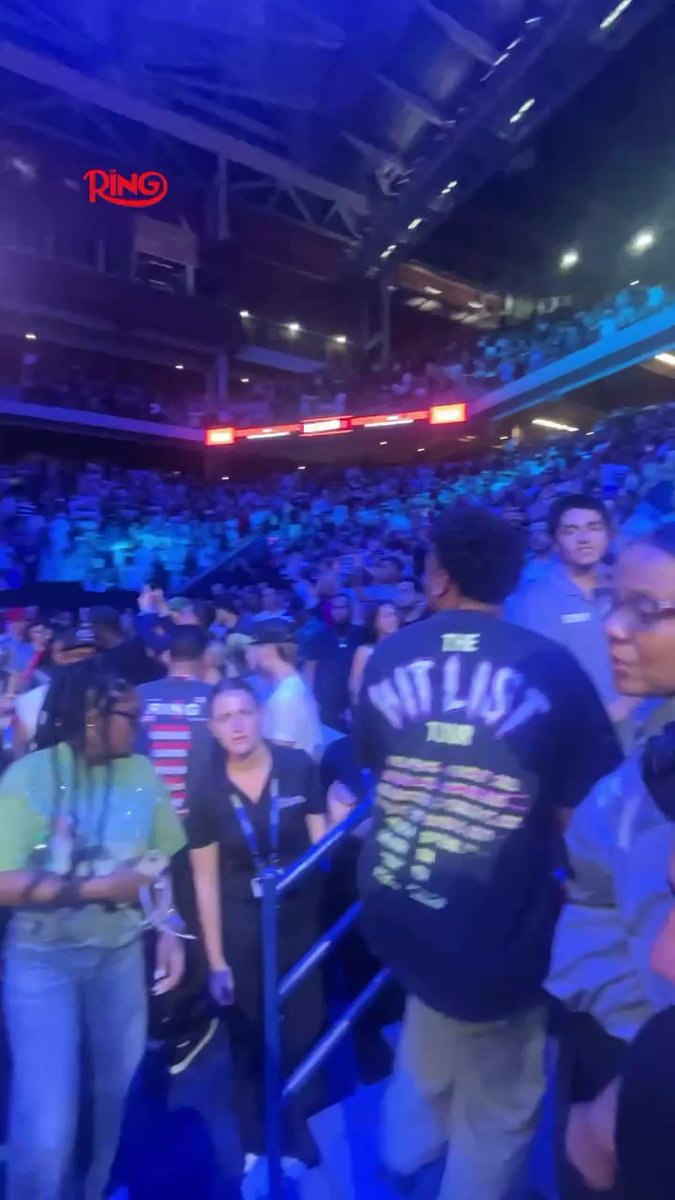 Hamzah Sheeraz's KO of Edgar Berlanga sent the crowd WILD 🙌 Ring III on DAZN 🥊