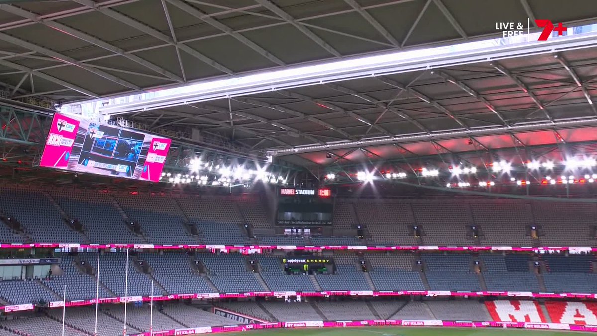 "Breaking news out of Marvel Stadium is they can't get the roof shut at the moment" 😳 With two hours on the clock it looks like we may be playing with an open roof at Marvel this afternoon!