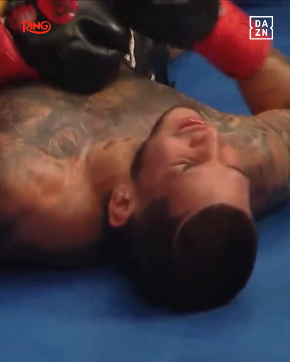 Hamzah Sheeraz took Edgar Berlanga OUT ‼️ Ring III on DAZN 🥊